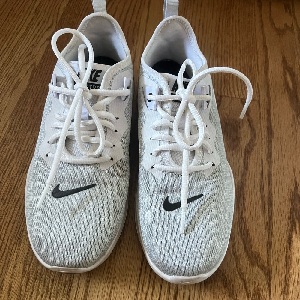 Nike Flex TR 9 - size 6